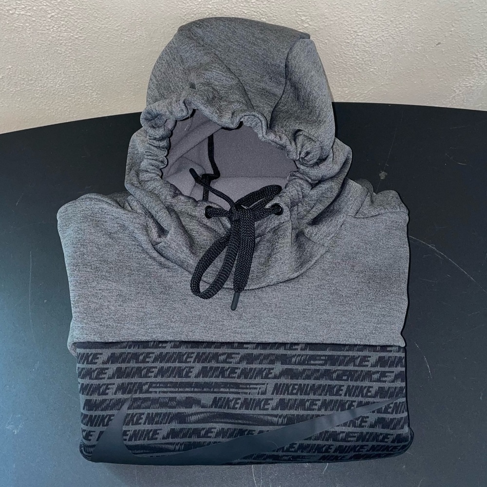 Nike Dri-Fit Sweater